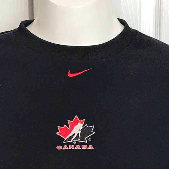 Nike Men's Black Crewneck Sweater with Red Logo - Picture 3 of 7